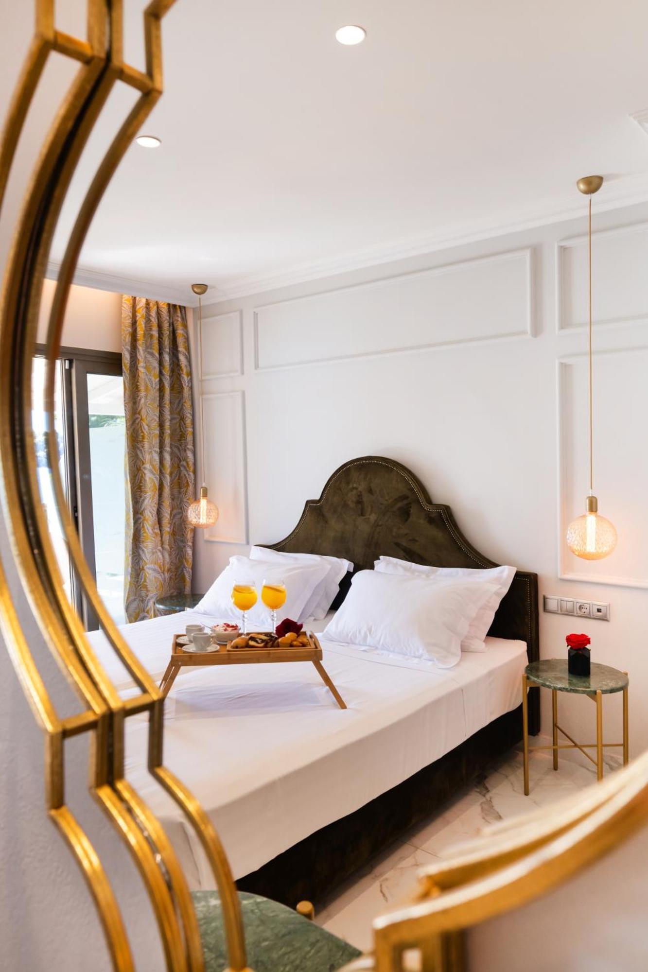 Eva Hotel