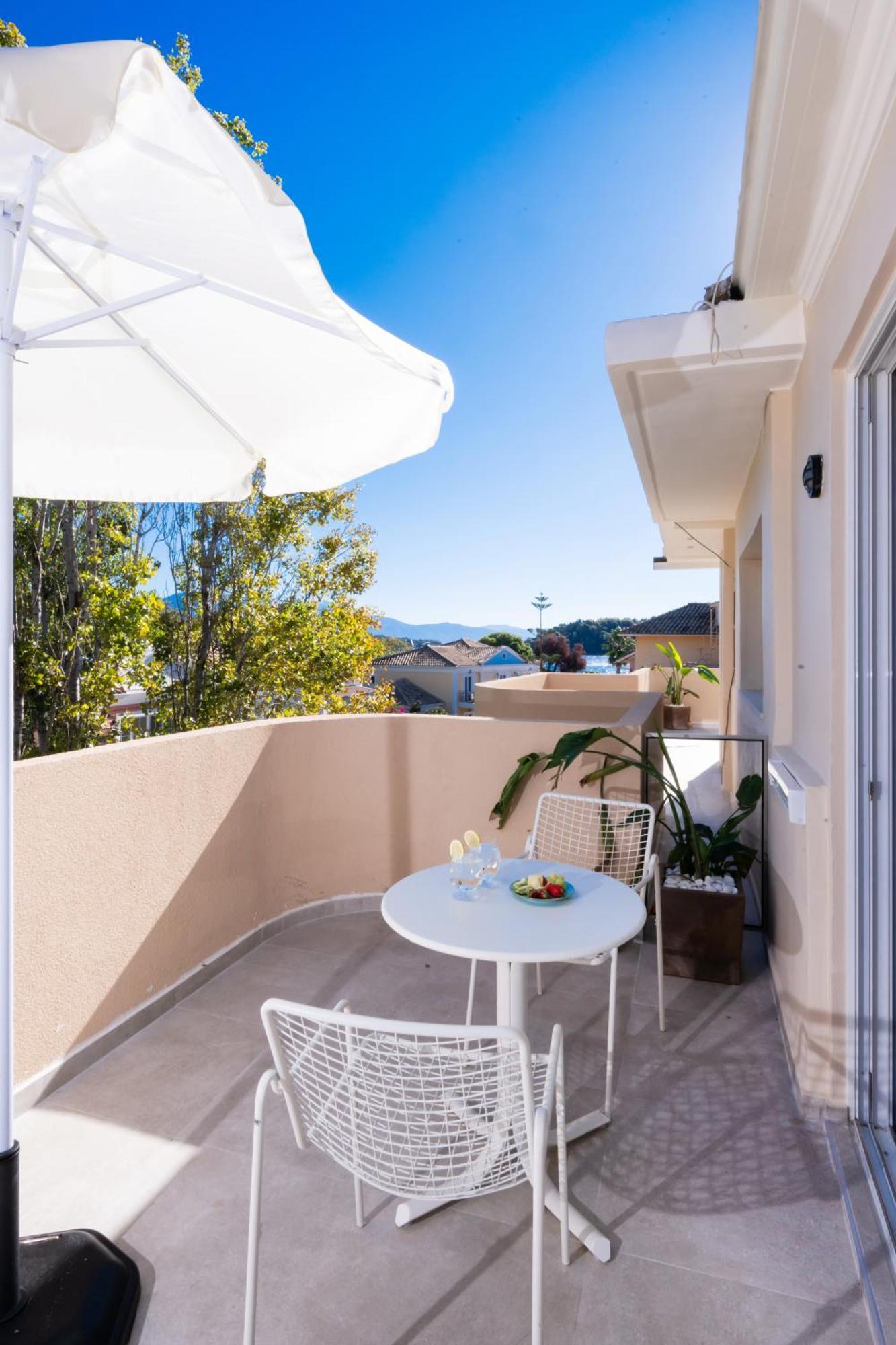 Eva Lefkada Hotel 2*